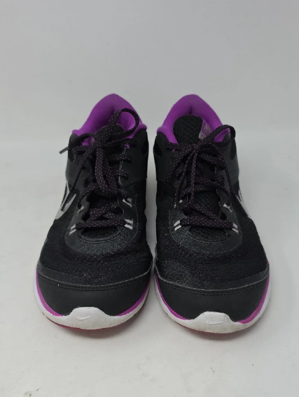 Nike Women’s Black & Purple Athletic Training Shoes Size 9